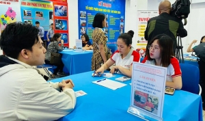 Công chức nghỉ việc nhiều sẽ tạo áp lực lên thị trường lao động