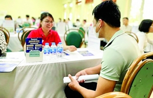 Thách thức tìm việc với lao động trung niên