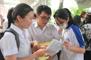 Nghịch lý 'đề khó, điểm chuẩn cao'