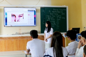 Nhiều nhân viên trường học nguy cơ mất việc