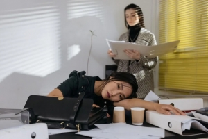Làm gì khi cảm thấy mình “vô hình” nơi công sở