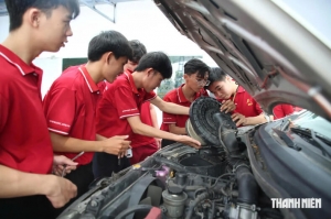 Chưa tốt nghiệp, sinh viên đã được doanh nghiệp 'đặt hàng'