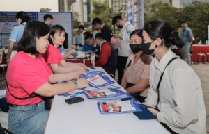 Tỉ lệ thất nghiệp vẫn cao, thị trường lao động nhiều biến động