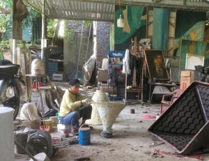 Lao động mắc kẹt vì thu nhập thấp