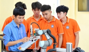 Đậu đại học vẫn rẽ hướng học nghề