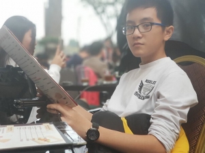 Nam sinh chuyên Lý học online để trở thành lập trình viên