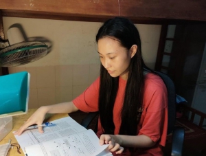 Nữ sinh nỗ lực giành học bổng 1 tỷ và học để vun đắp mái nhà SOS Hải Phòng