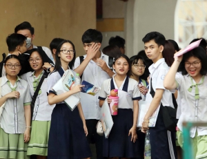 Thí sinh gặp khó khi nộp hồ sơ xác nhận nhập học đại học qua bưu điện