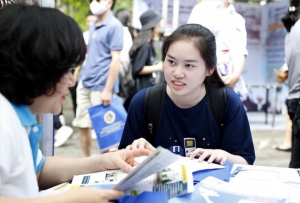 Chuyên gia Yến Đỗ dành lời khuyên cho Học sinh THPT: chọn trường HOT hay chọn ngành phù hợp?