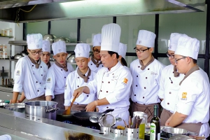 Những nghề cho người không học đại học