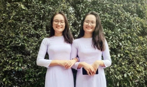 Chị em sinh đôi trúng tuyển đứng đầu ngành Răng Hàm Mặt