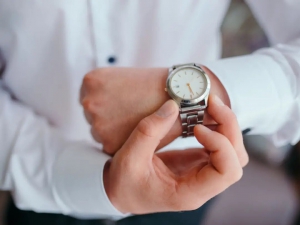 Bàn về căn bệnh trễ giờ