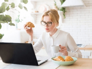 Hội chứng “nghiện làm việc”: Kẻ giết người thầm lặng đang hủy hoại cuộc sống của những con ong chăm chỉ