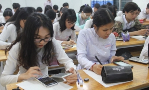 Thi trực tuyến: Cô - trò hào hứng đón nhận