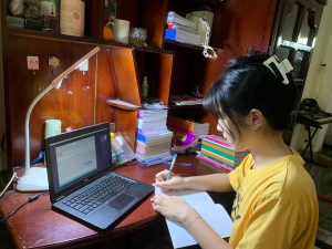 Sở GD&ĐT TP.HCM đề xuất hỗ trợ thiết bị học online cho 72.600 học sinh