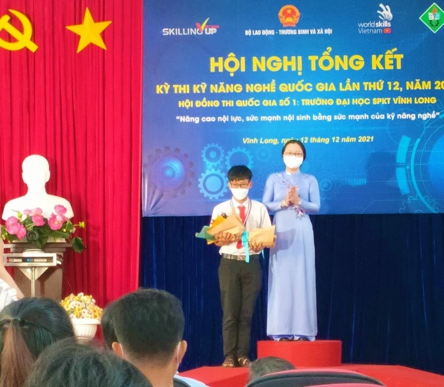 Nam sinh giành giải Nhất kỹ năng nghề phát triển ứng dụng di động