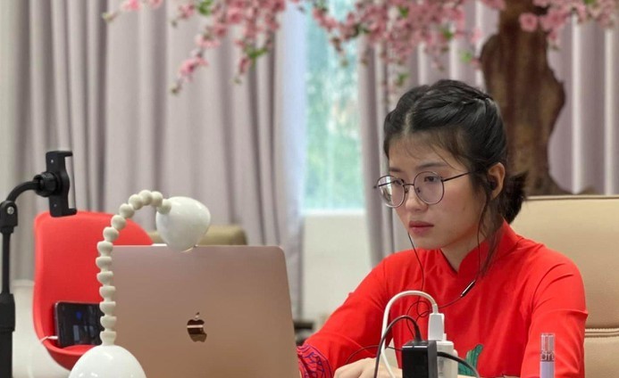 Nữ sinh Đại học Ngoại ngữ lọt top 10 thế giới tại cuộc thi Nhịp cầu Hán Ngữ- Hướng nghiệp GPO