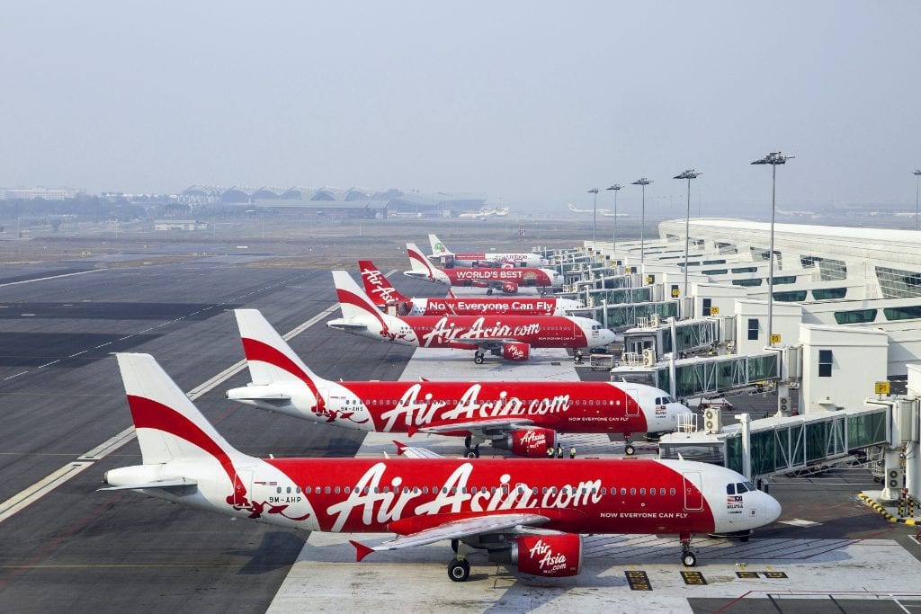 GPO-Kiệt quệ vì Covid-19, AirAsia sa thải 30% nhân sự, cân nhắc bán 10% số cổ phần