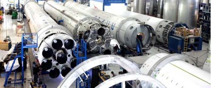 Việc làm quản lý sản xuất là gì và lương có cao không?