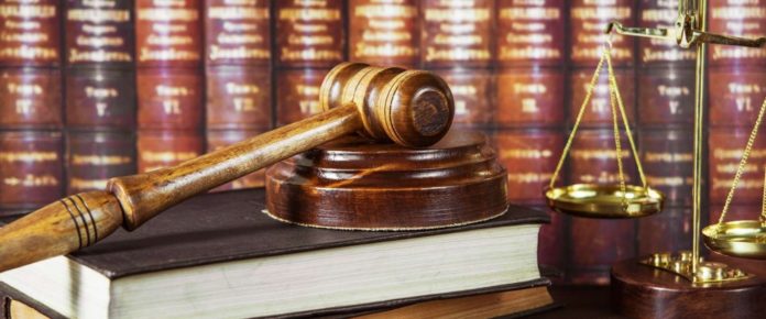 Học luật sư có khó không? Nên học luật sư hay công chứng viên?