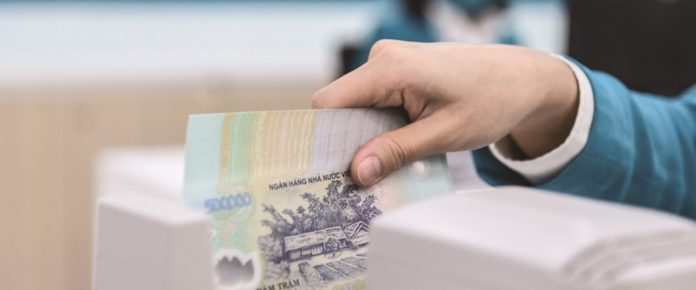 Thu nhập của nhân viên ngân hàng là bao nhiêu? Có cao không?