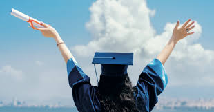 Nên du học hay học Đại học trong nước để có tương lai hơn?