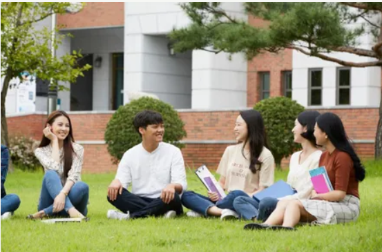 Nâng cấp trường đại học: Không thể ồ ạt