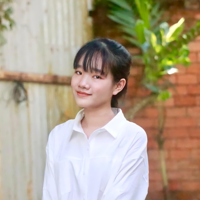 Thủ khoa trường ĐH Quốc tế (ĐHQG TP. HCM): ‘Nếu chỉ cắm đầu học thì chỉ giỏi về điểm số’