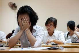 Tuyển sinh: Thí sinh đăng ký giảm, điểm chuẩn sẽ biến động như thế nào?